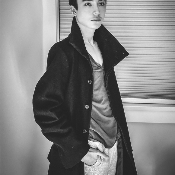 Alexander McQueen - Picture 1 of 3